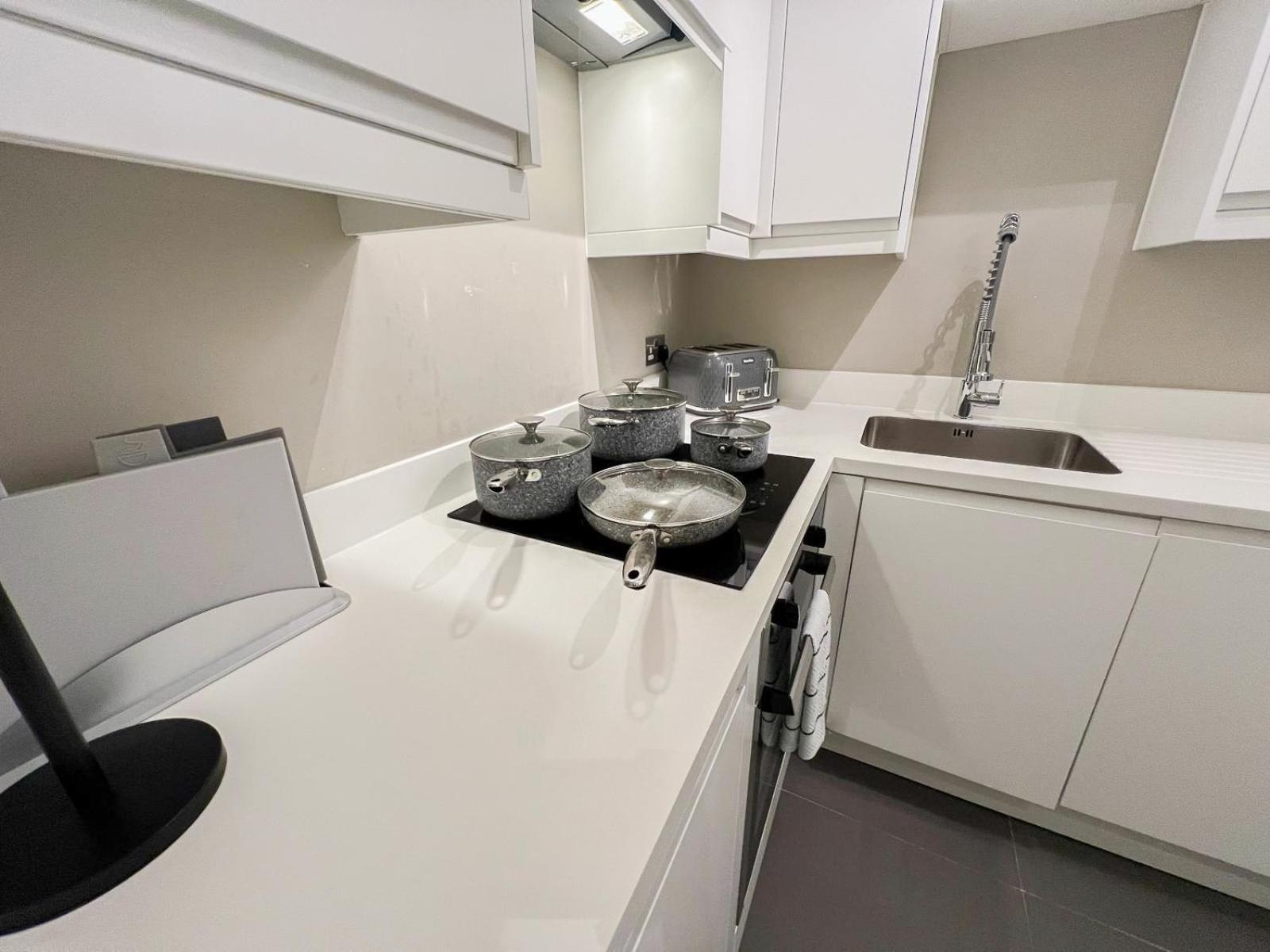 Chic 1-Bedroom Flat In Elephant & Castle, Near The Shard London Exterior photo