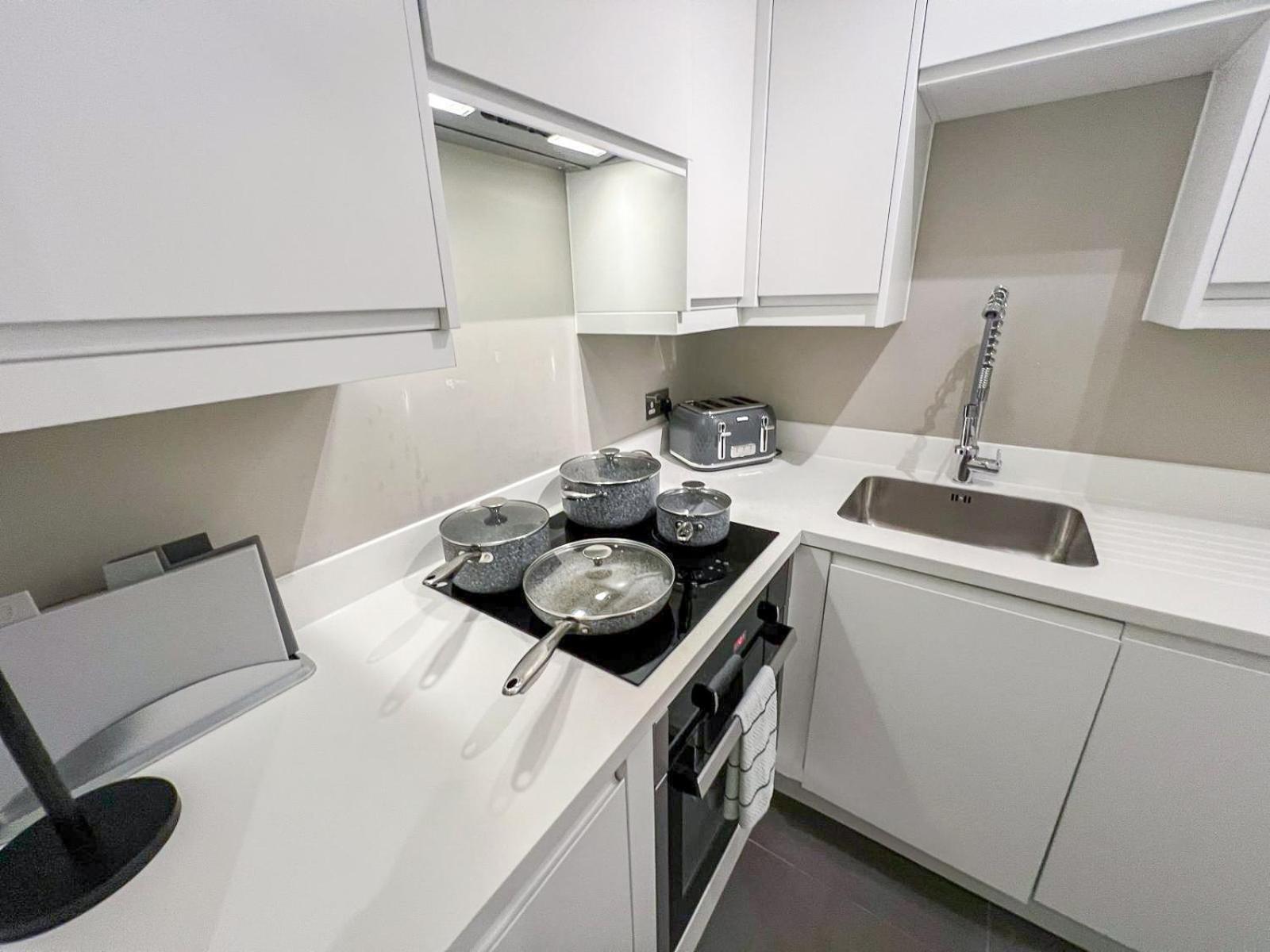 Chic 1-Bedroom Flat In Elephant & Castle, Near The Shard London Exterior photo