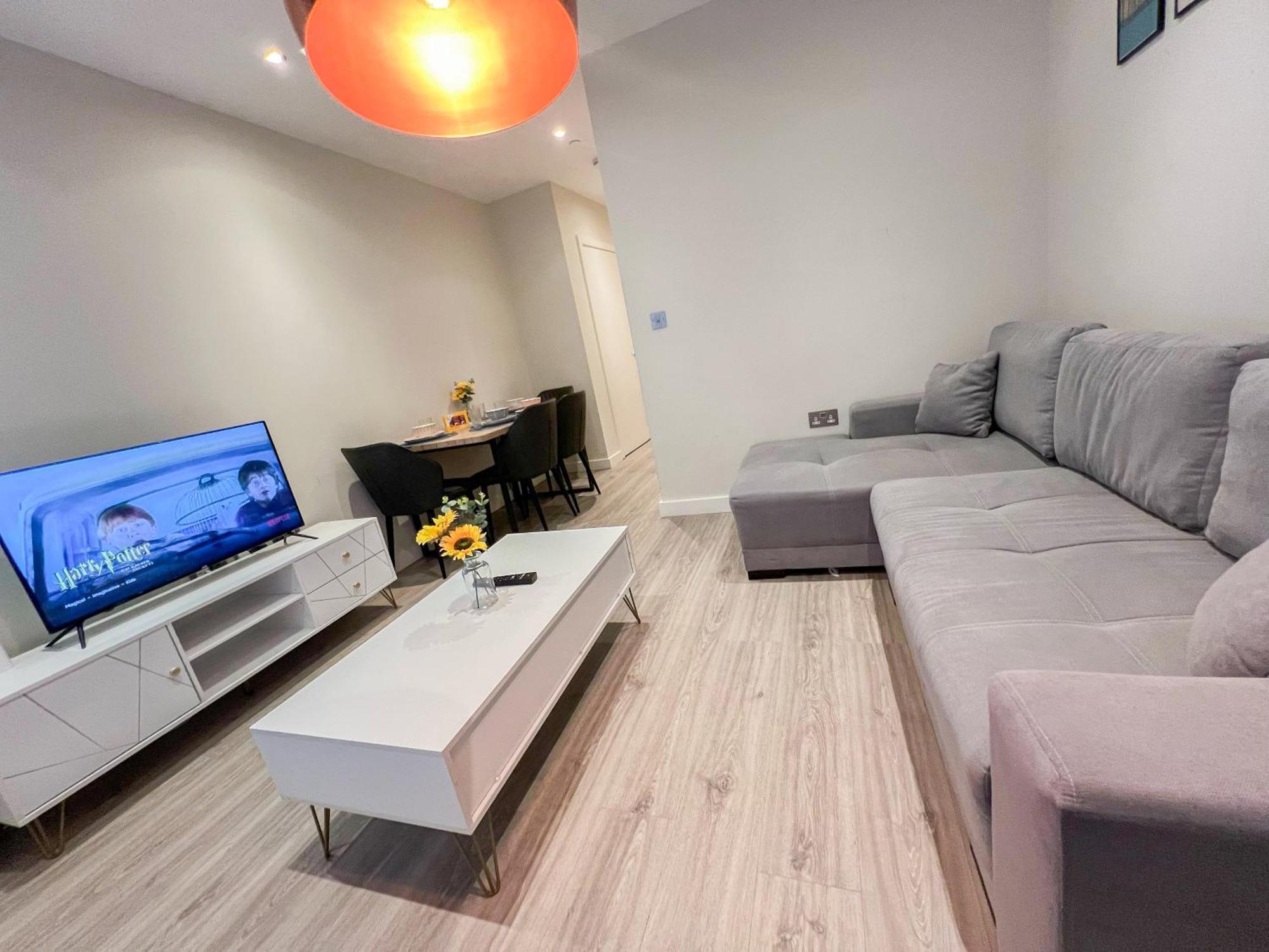 Chic 1-Bedroom Flat In Elephant & Castle, Near The Shard London Exterior photo